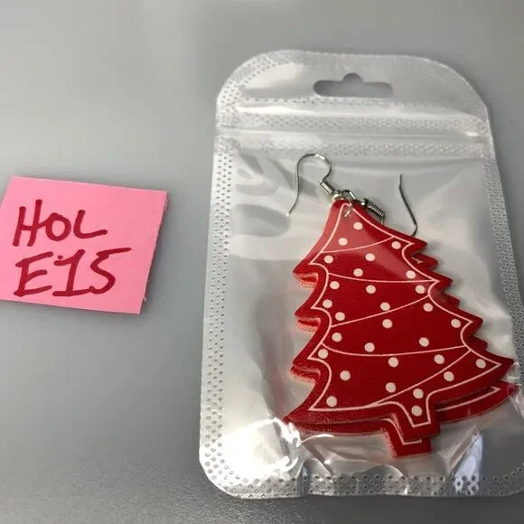 Christmas Tree Red & White PU Leather Earrings New - Picture 4 of 5
